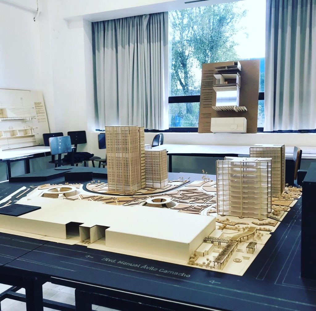 Maqueta del conjunto ARDIA, torre médica dentro del complejo habitacional mixto
