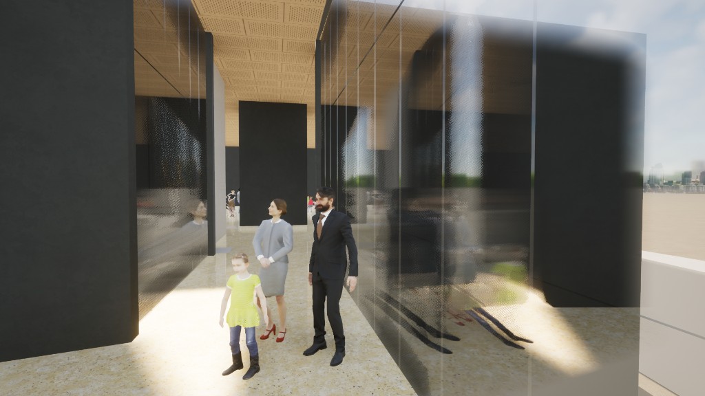 Galería interior con canceles de malla, plafón de madera y una familia recorriendo el pasillo